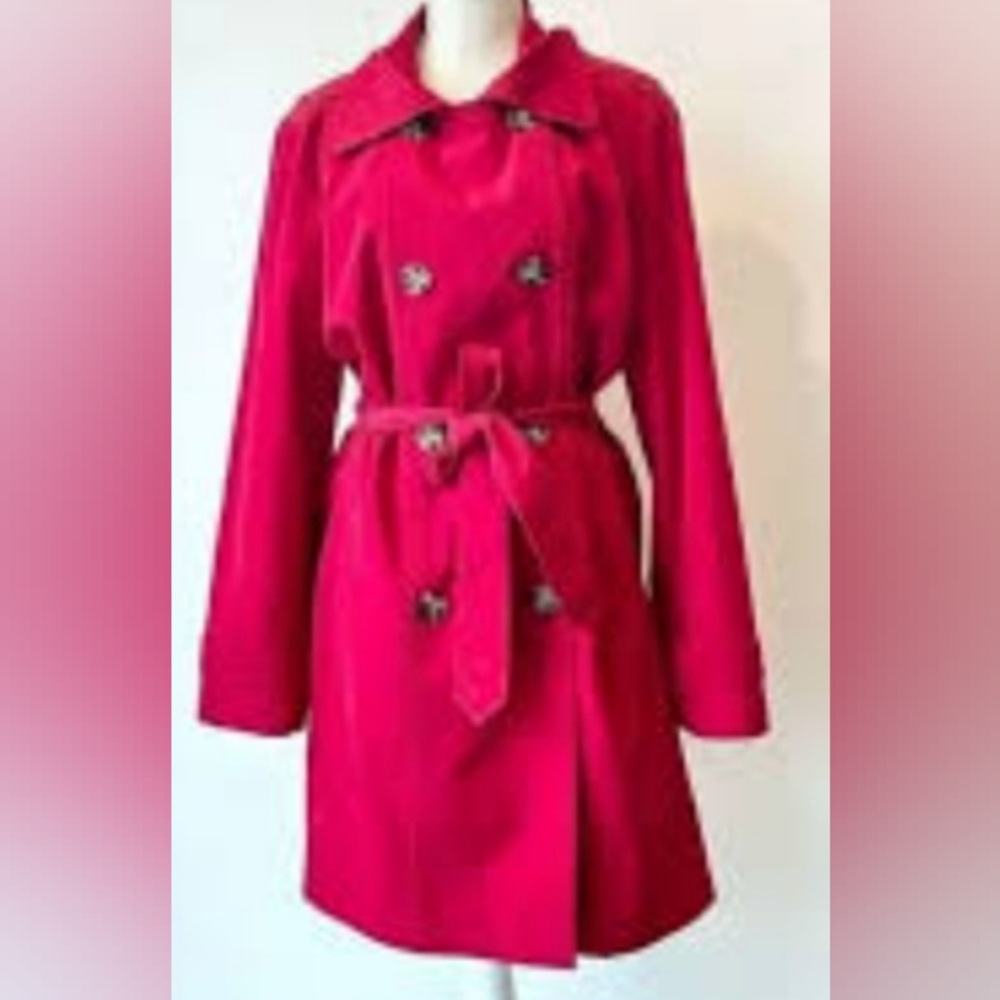 Stunning Red Fog by London Fog Trenchcoat